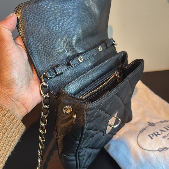 *Like New* Prada Nylon Crossbody 🖤 - Picture 8 of 9